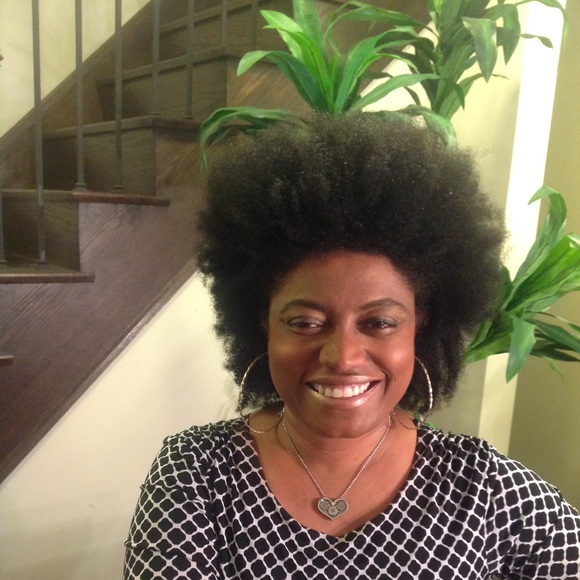 Meet your Posher, Racquel - Picture 1 of 1